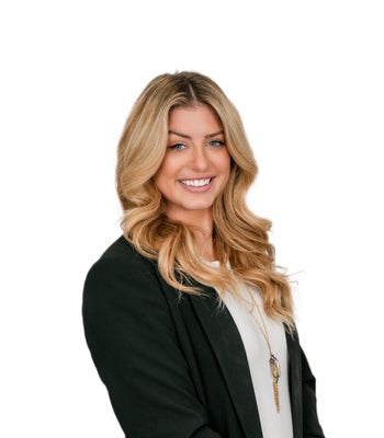 Portrait of Sydney Stratton, REALTOR®.
